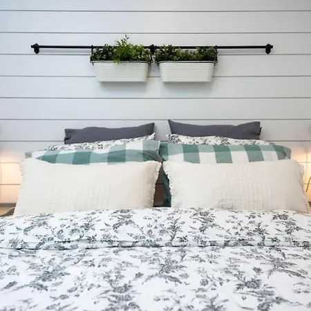 Private Escape! Tiny Home Style